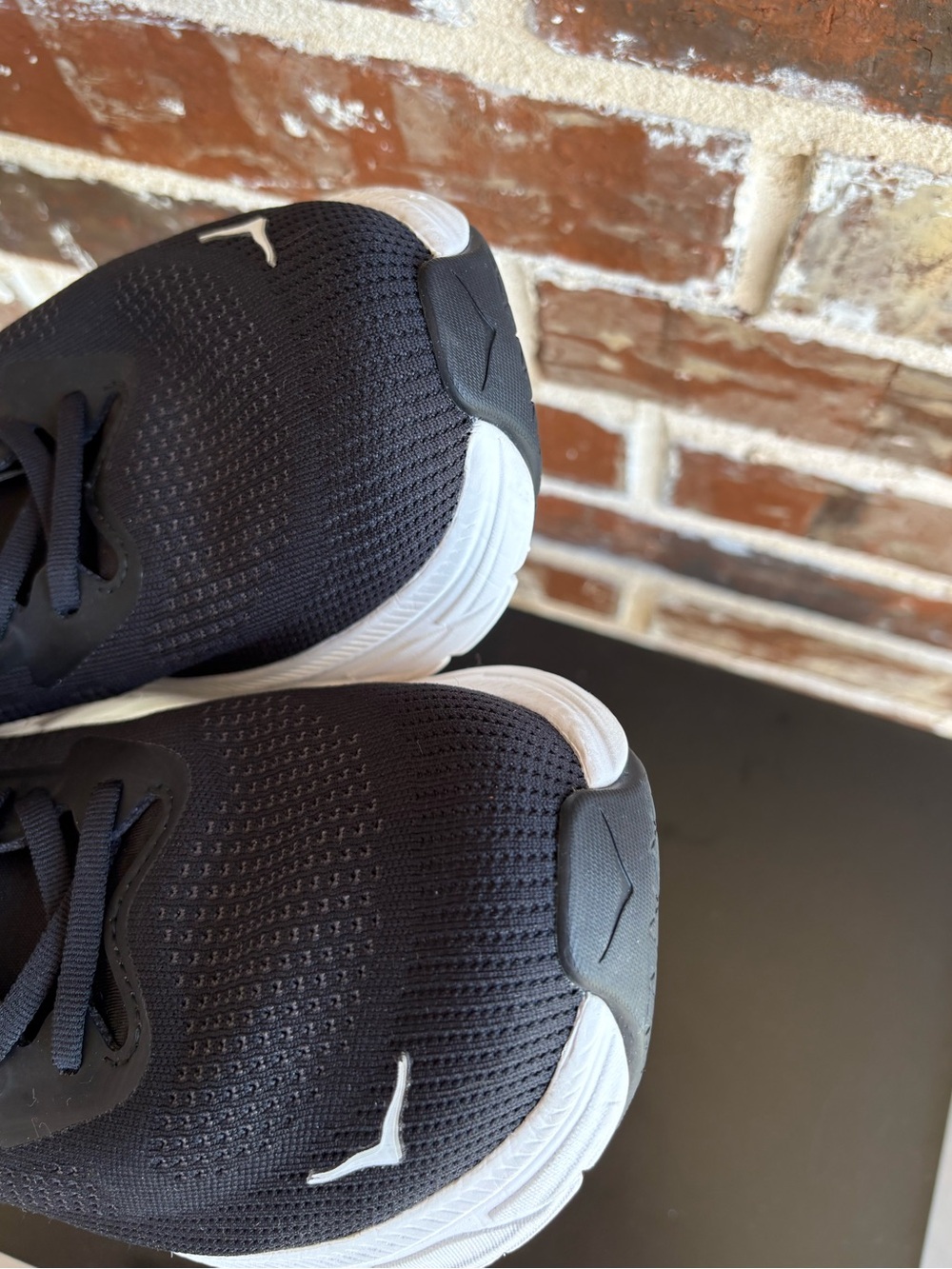 Hoka Arahi 7 Running Shoes Black White Sneakers Size 9 2E (Wide) - Picture 10 of 14